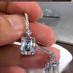 💎Trendy Temperament Crystal Hoop Clip on Earring